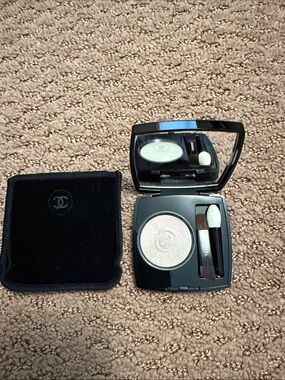 Chanel Ombré Essentielle 220